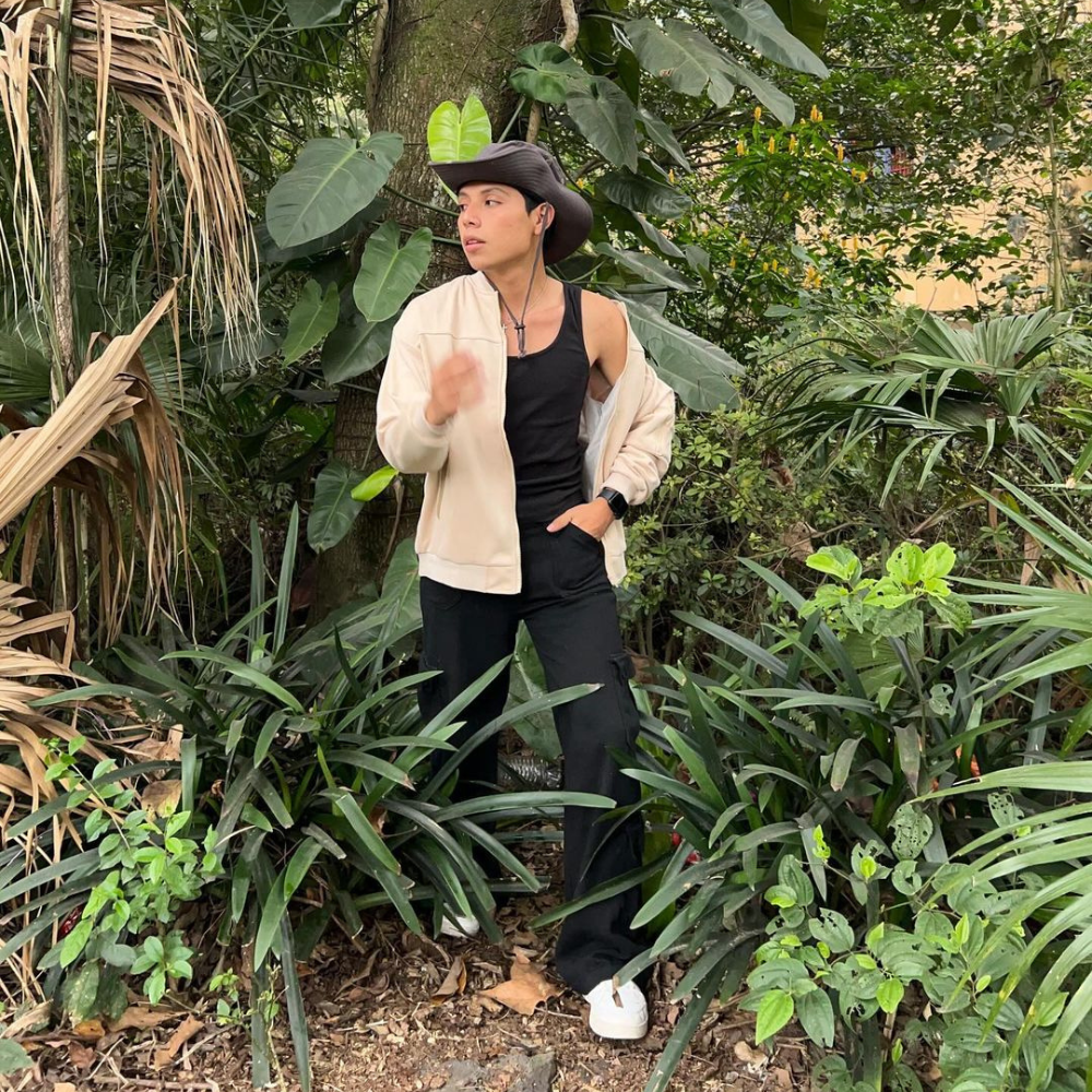 Vintage Multi-Pocket Solid Cargo Pants