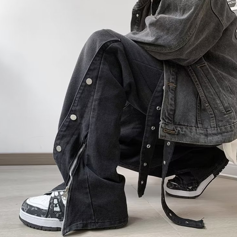 Black Vintage Buttoned Zip Jeans