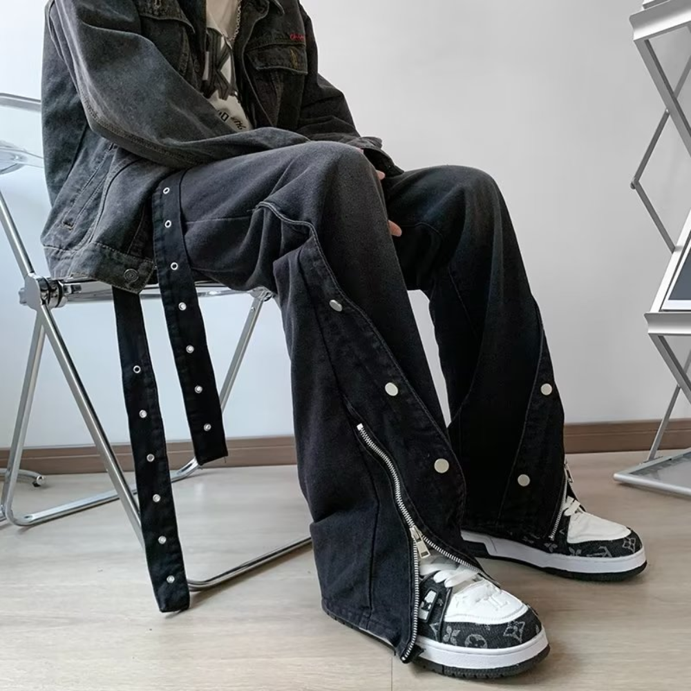 Black Vintage Buttoned Zip Jeans