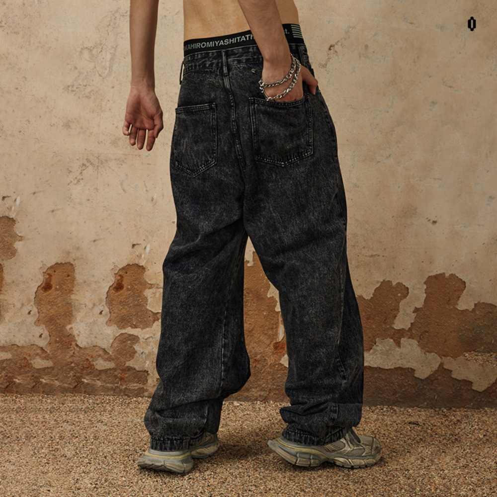 Pleated Washed Jeans