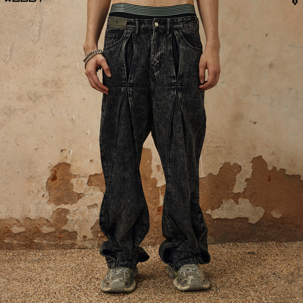 Pleated Washed Jeans
