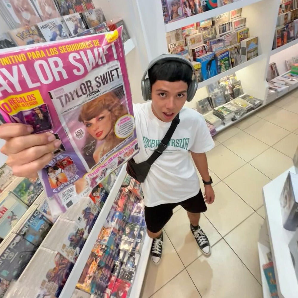 Cartoon Anime Cat Print T-shirt