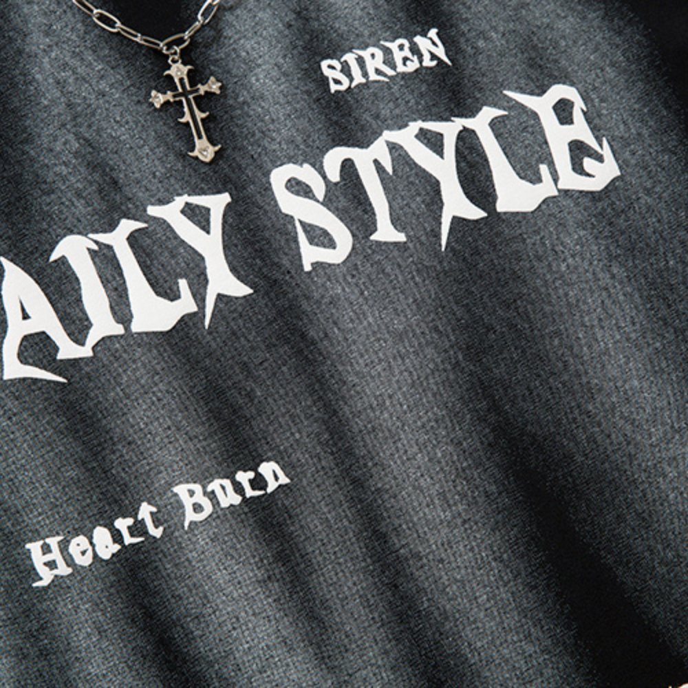 Simple Letetr T-Shirt