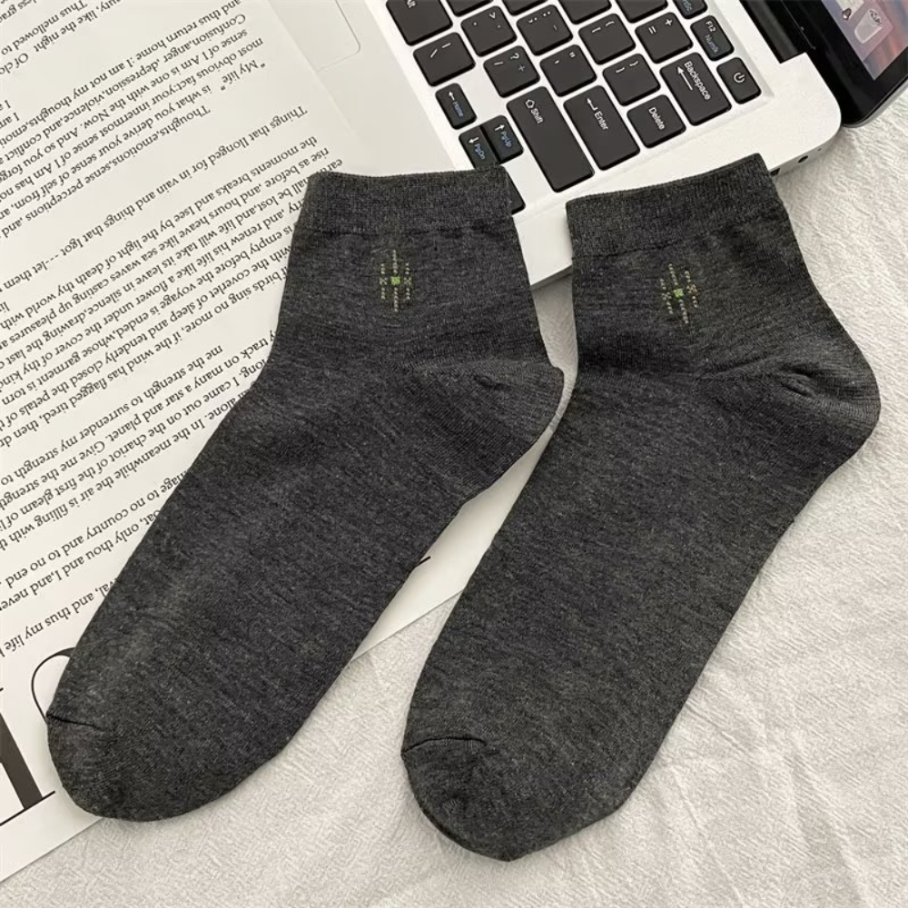 【Subscription】Simple Solid Color Socks