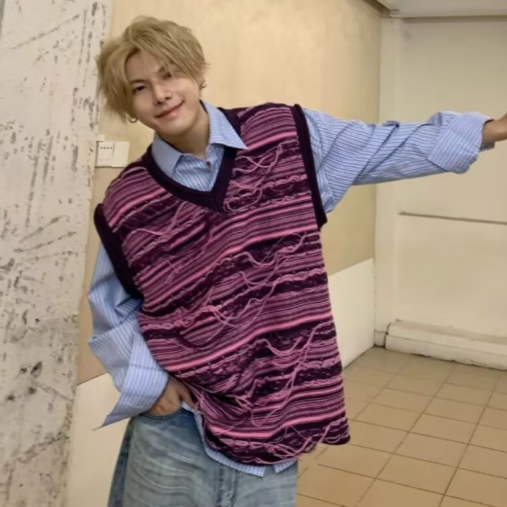 Art V-Neck Fringed Knitted Vest