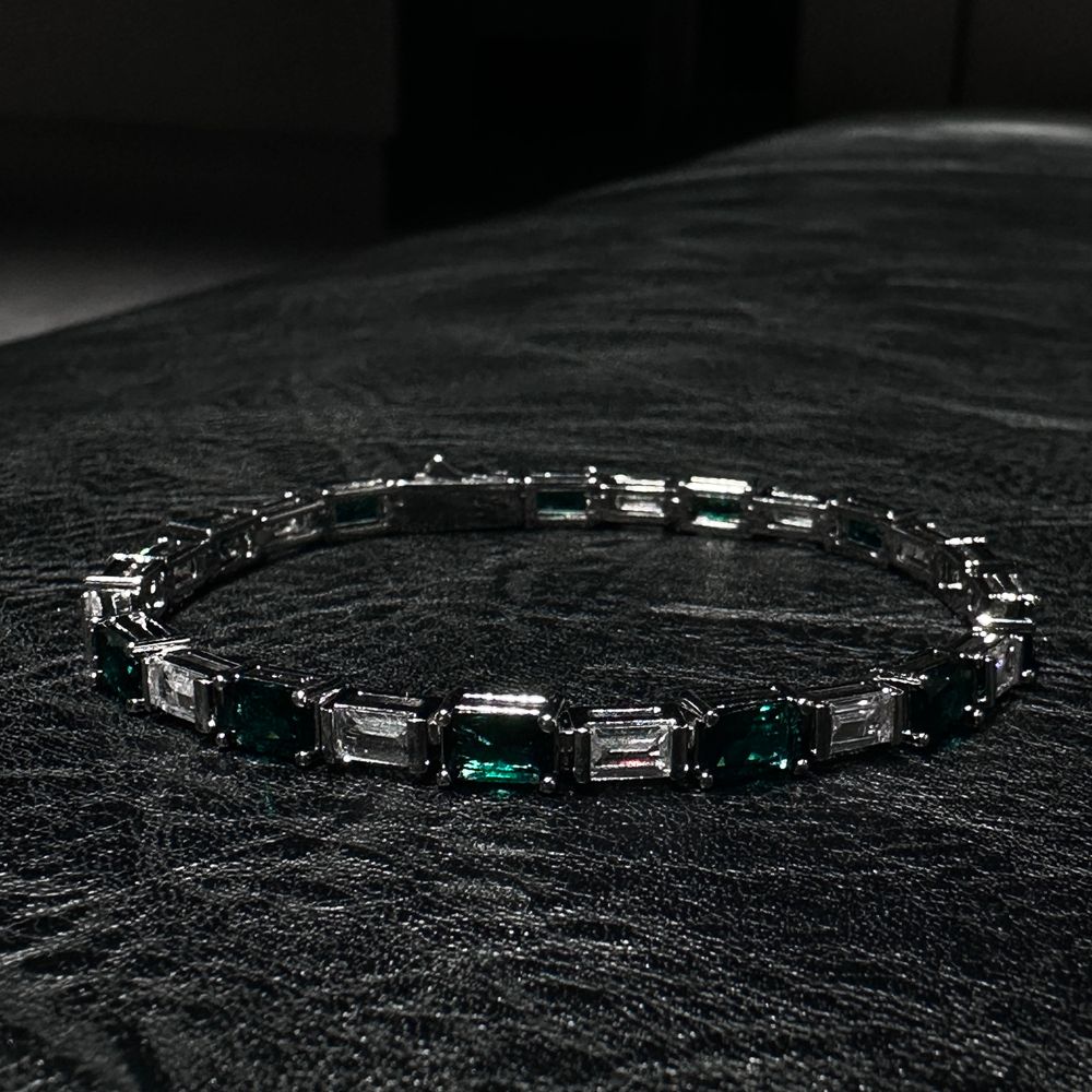WIC | Emerald T Square Diamond Bracelet