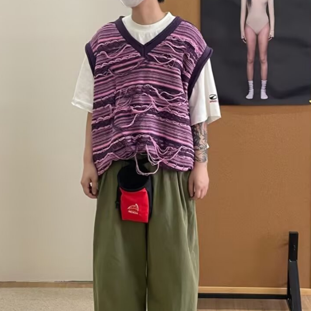 Art V-Neck Fringed Knitted Vest