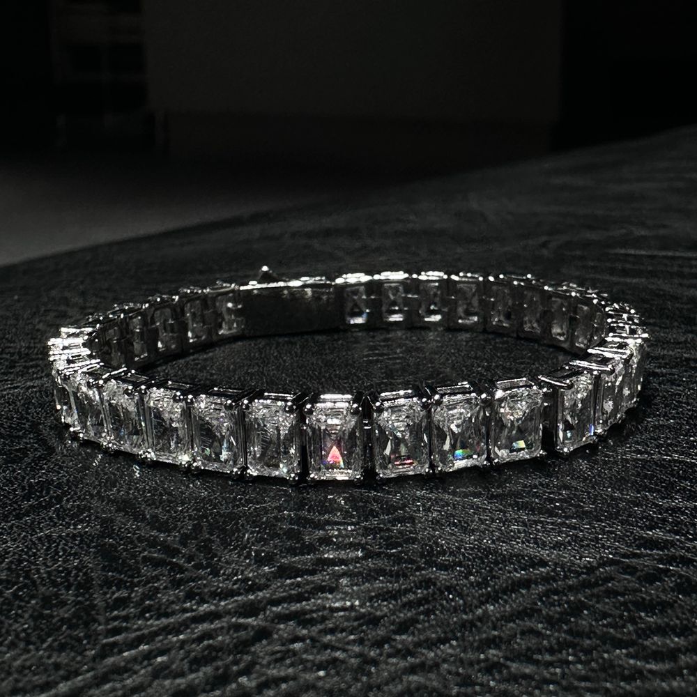 WIC | Emerald T Square Diamond Bracelet