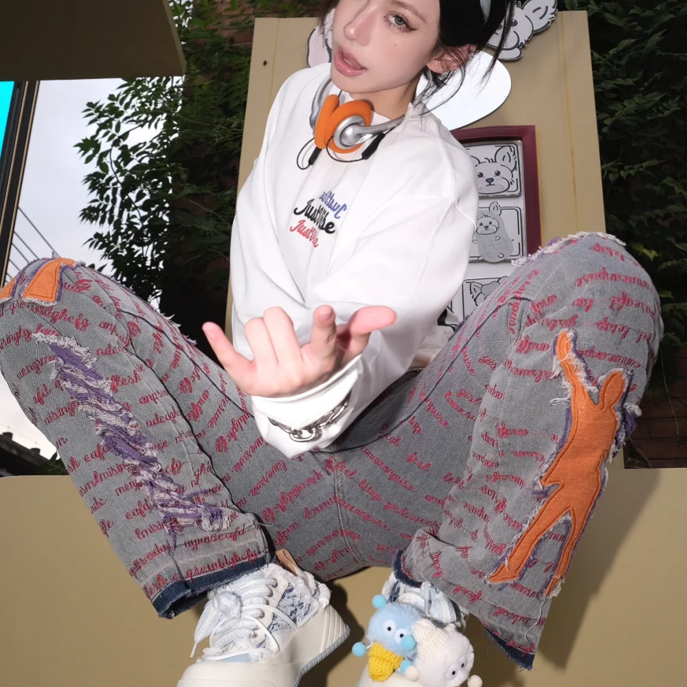 DF |Ripped Portrait Patch Embroidered Jeans