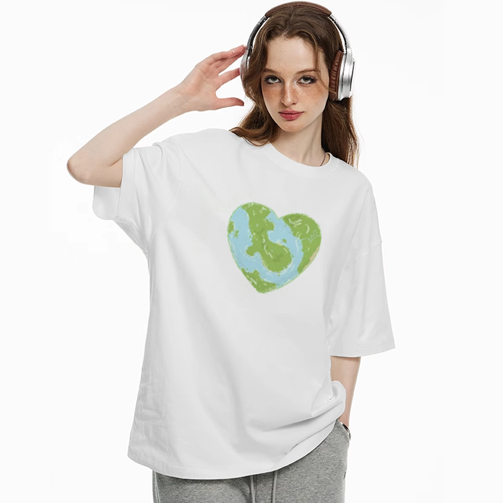 🌍Heart Earth T-Shirt