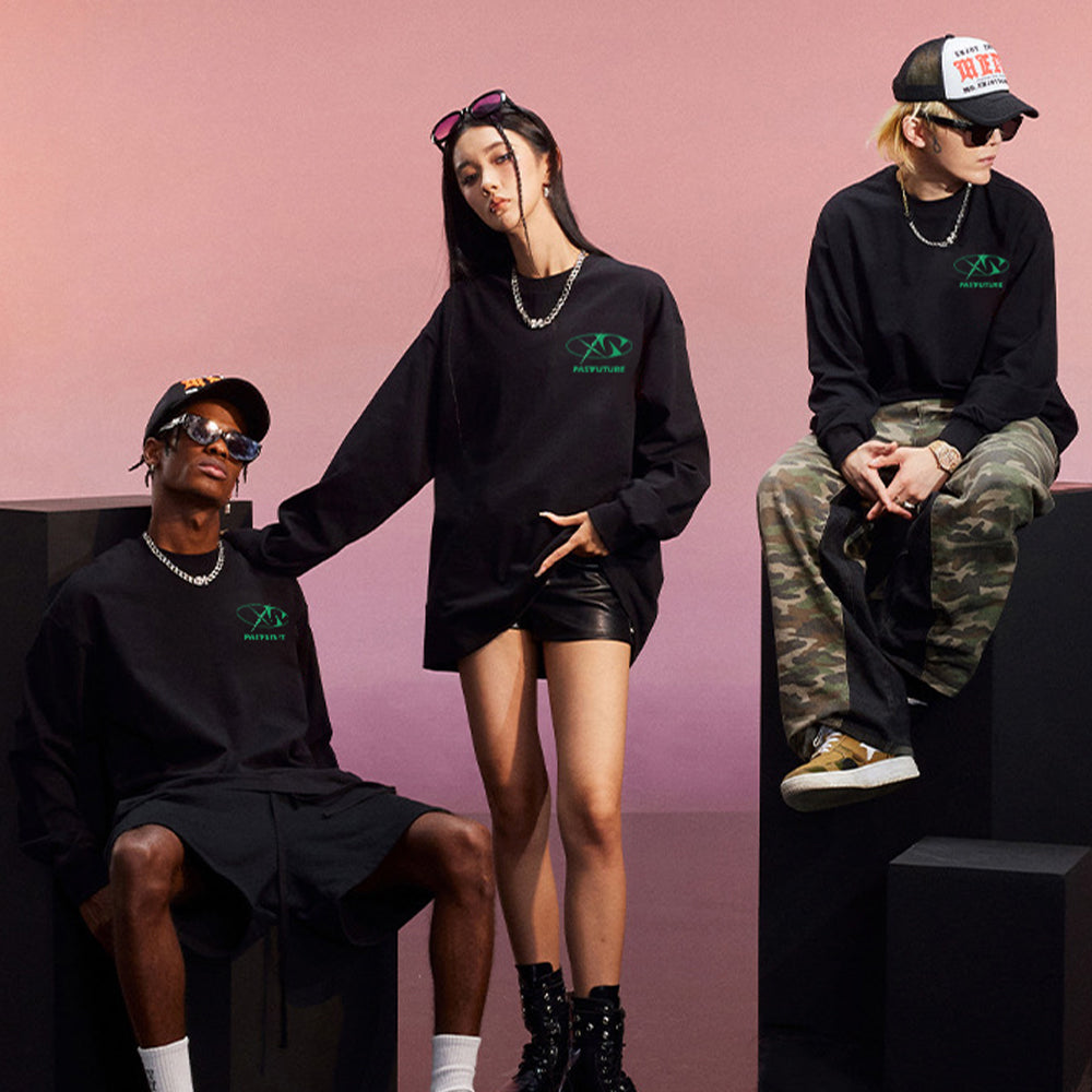 Past Future | Four-pointed Star Design Sweatshirt