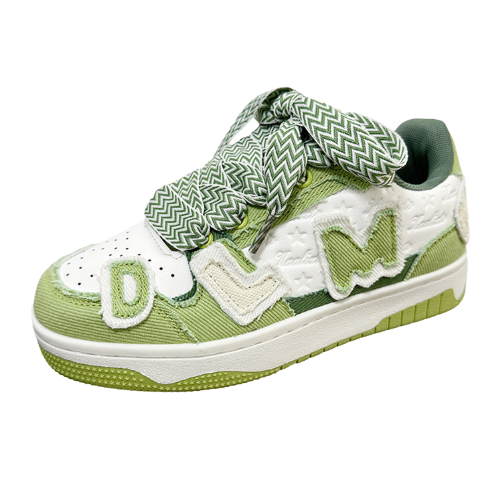 Retro Wide Lace Letter Patch Shoes