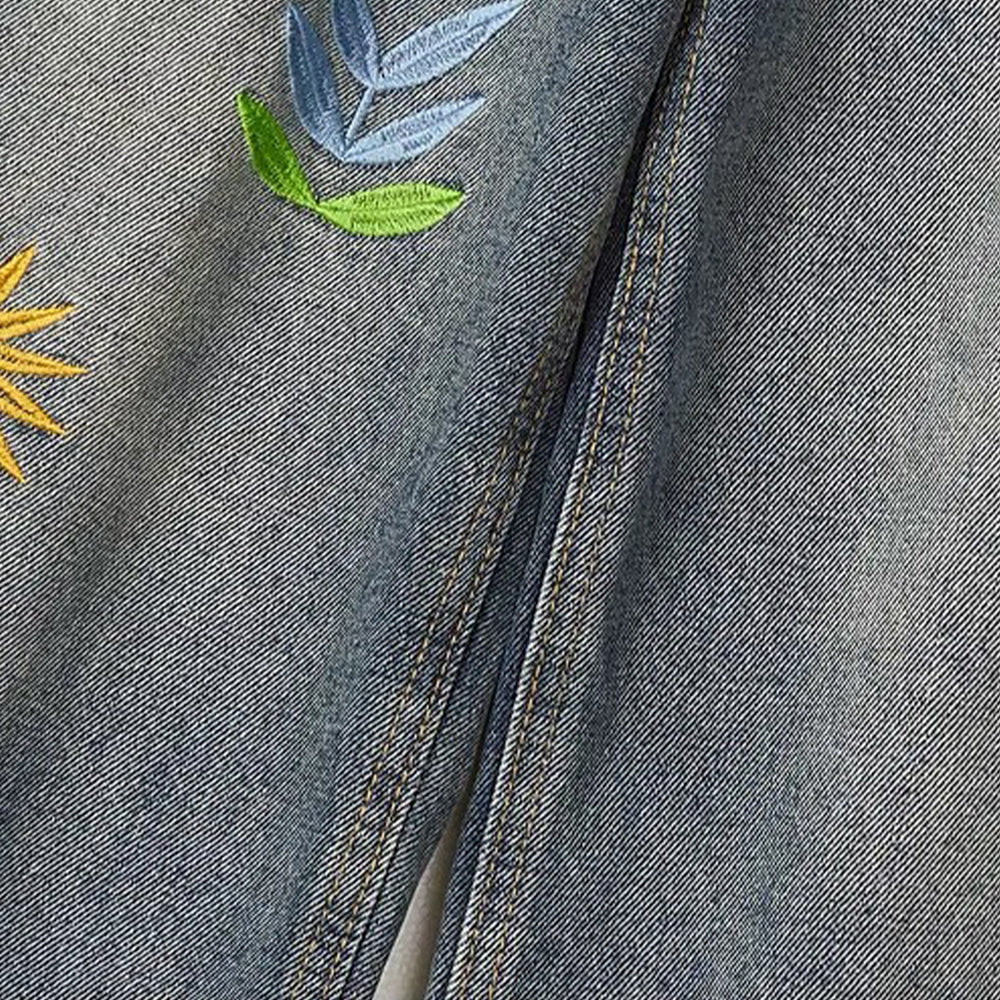 Retro Design Flower Embroidery Jeans