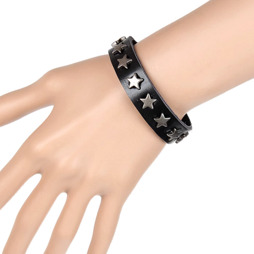 Retro Star Cowhide Bracelet