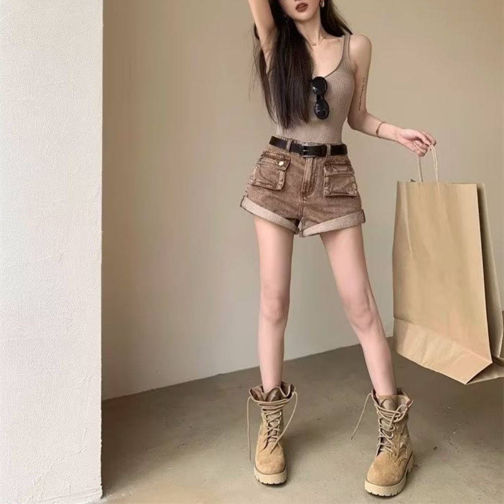 Women's Retro Multi-Pocket Solid Color Shorts