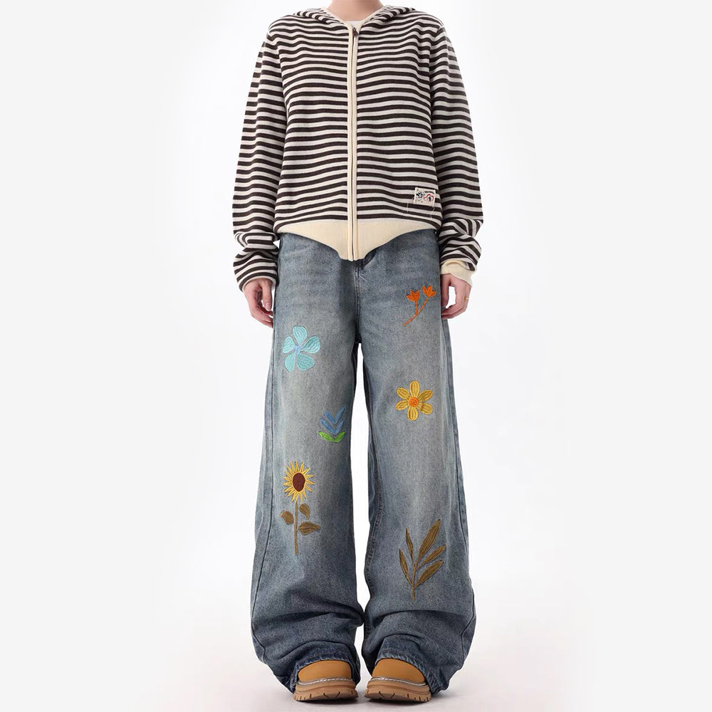 Retro Design Flower Embroidery Jeans