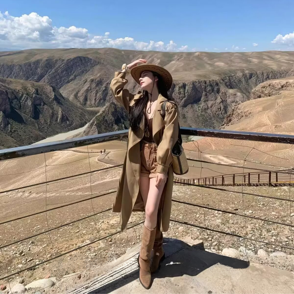 Women's Retro Multi-Pocket Solid Color Shorts