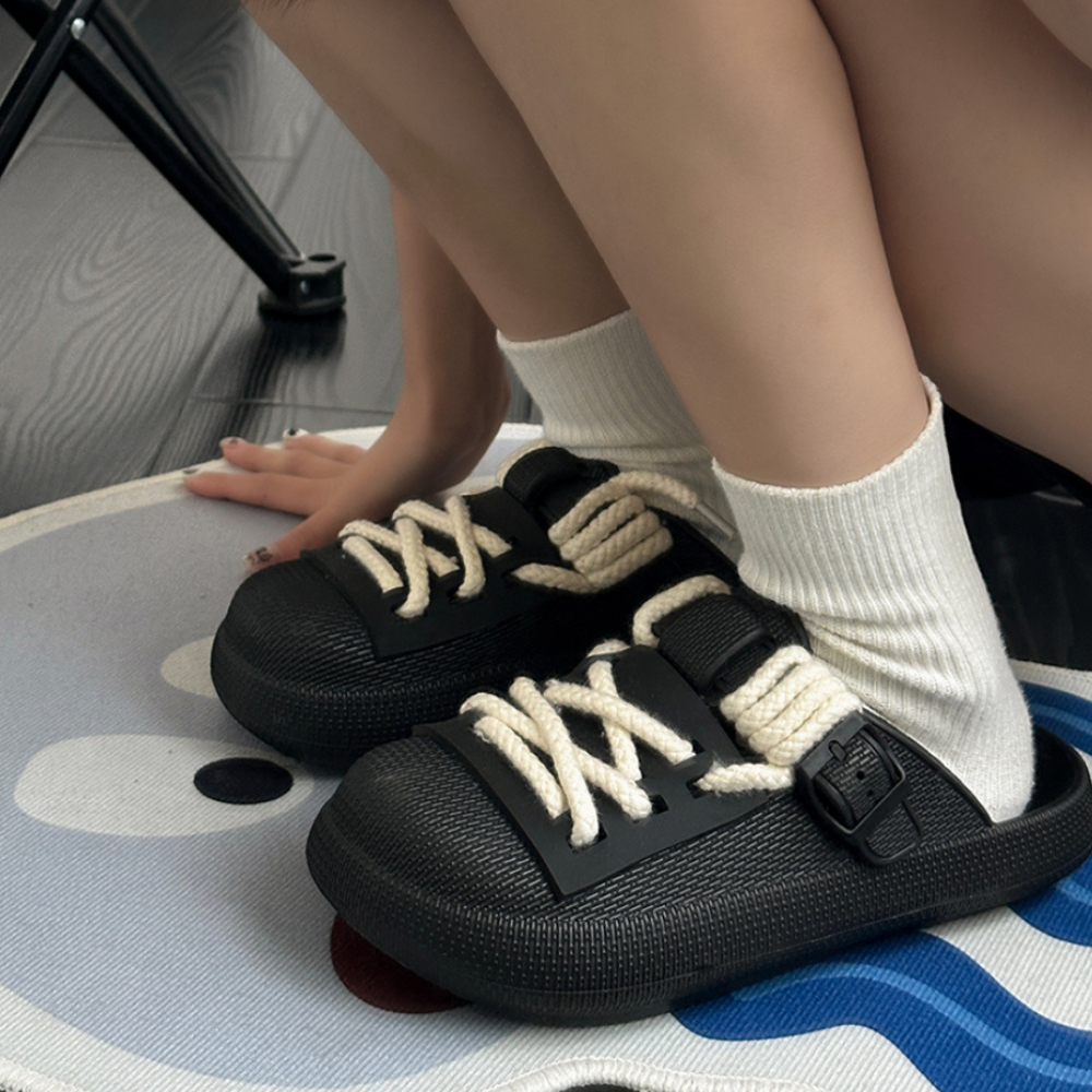 Retro Laces Boken Shoes