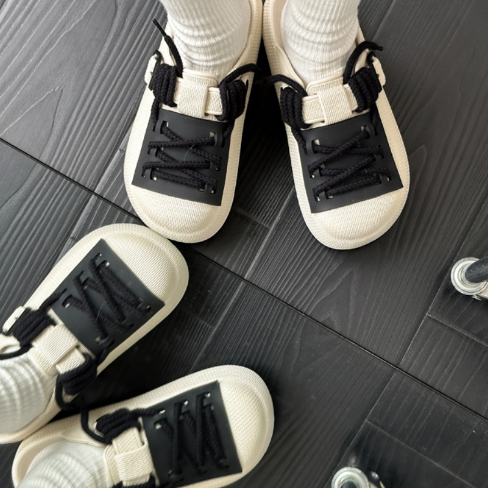 Retro Laces Boken Shoes