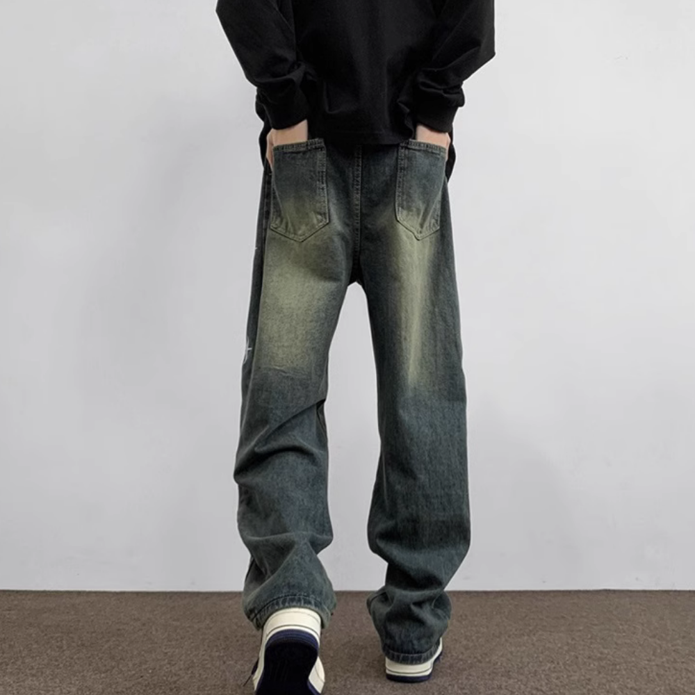 Distressed Side Star Embroidery Jeans