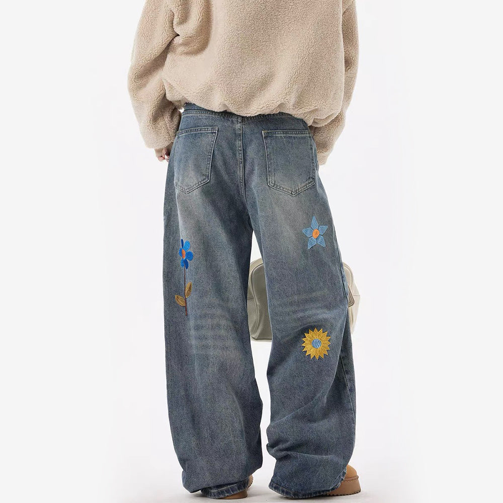 Retro Design Flower Embroidery Jeans