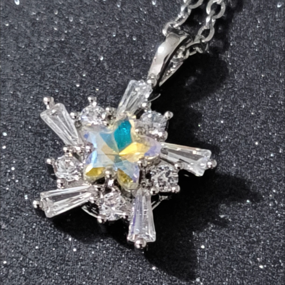 LoopStone Starlit Bloom Crystal Pendant Necklace