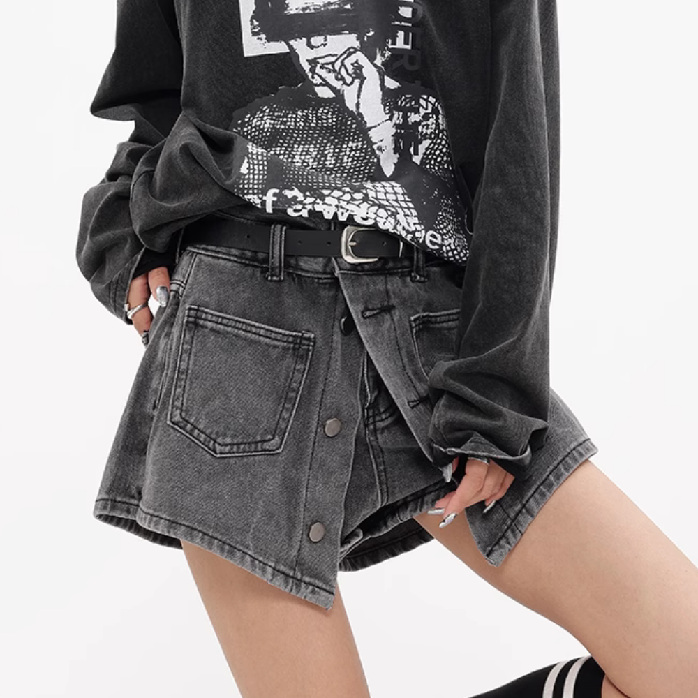Women's Versatile Fake Two-Piece Shorts