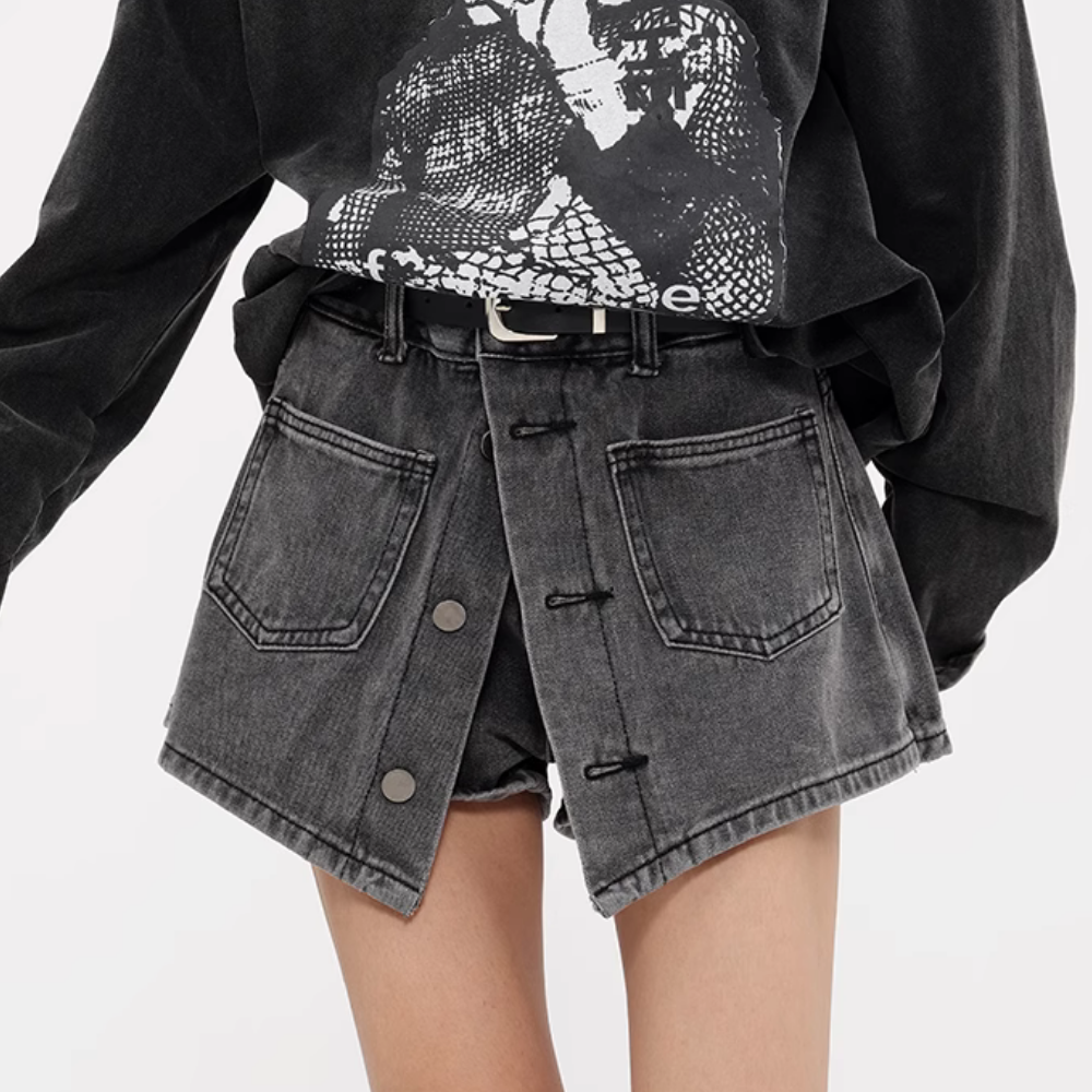 Women's Versatile Fake Two-Piece Shorts