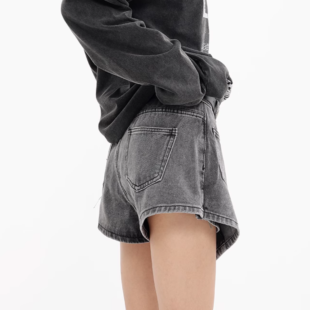 Women's Versatile Fake Two-Piece Shorts