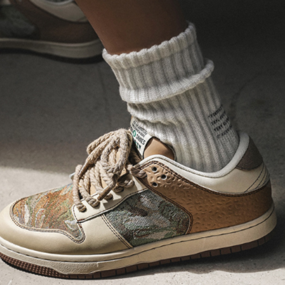 Classic Renaissance-Printed Casual Sneakers