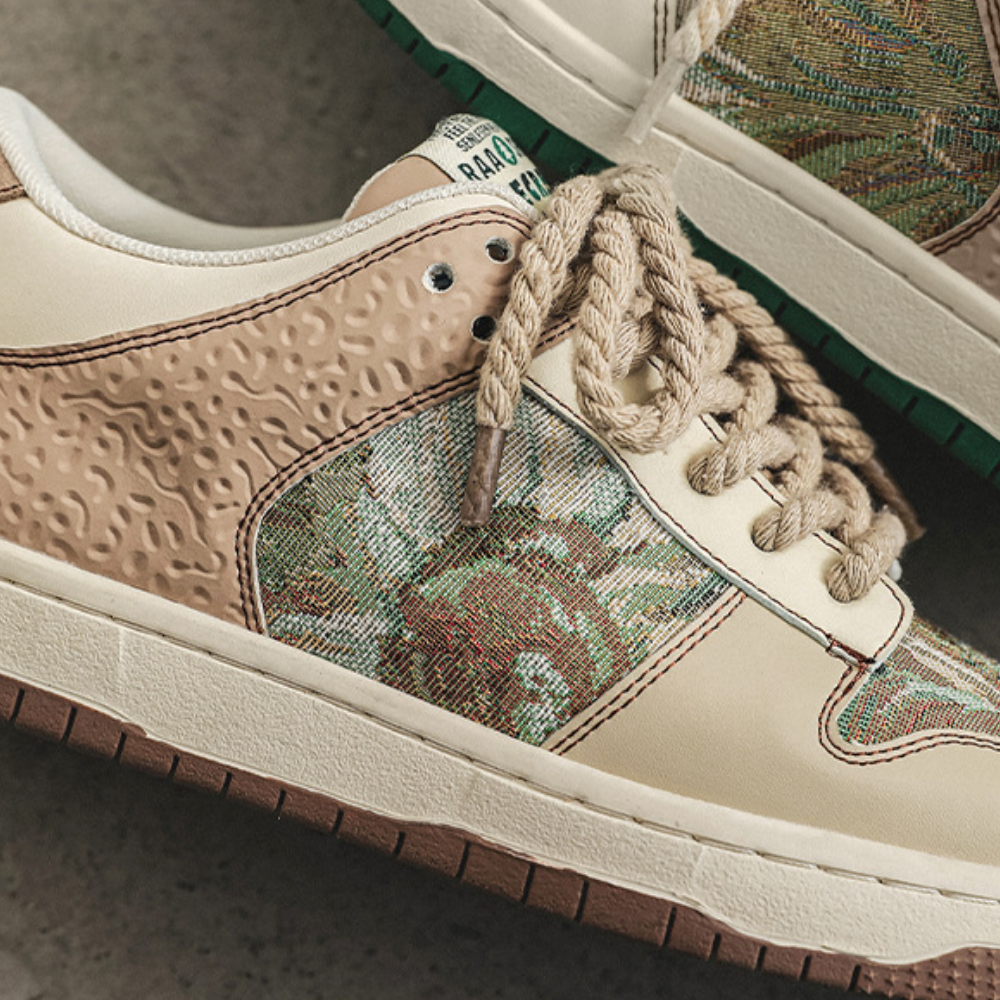 Classic Renaissance-Printed Casual Sneakers